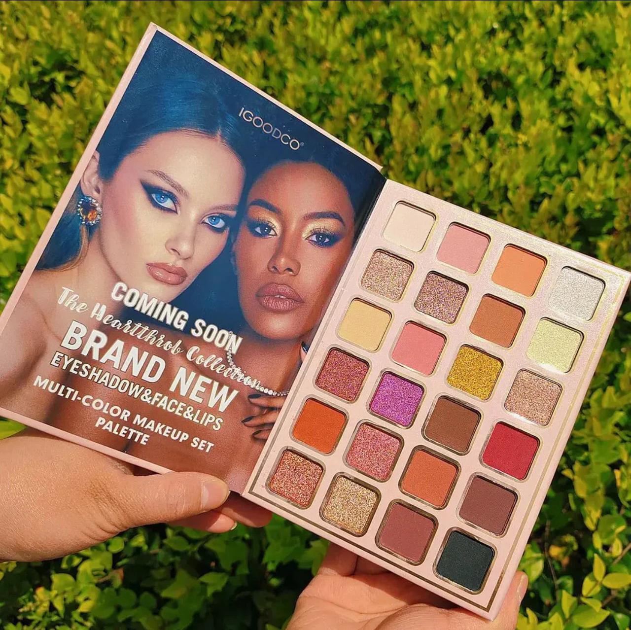 IGOODCO Fashion 5-in-1 Makeup Book Palette